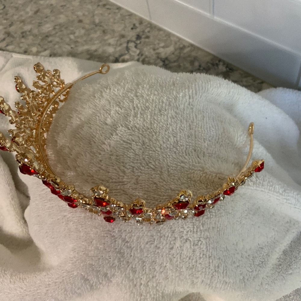 Wedding Crown Tiara - Picture 9 of 14
